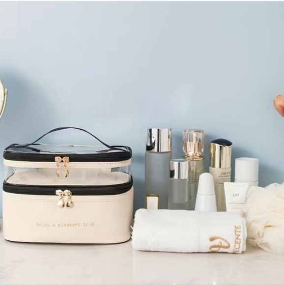 Double layered makeup/travel bag - Picture 2 of 6